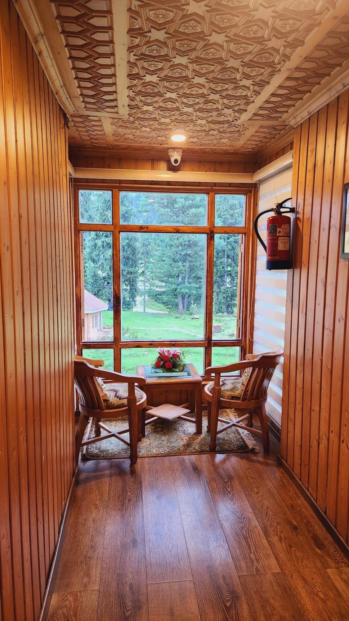 Shaw Inn By Stay Pattern Gulmarg Exterior photo